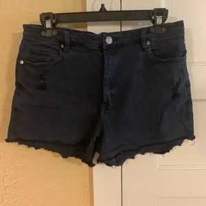 ⭐️ 3 FOR $25 ⭐️ Blank NYC black distressed short